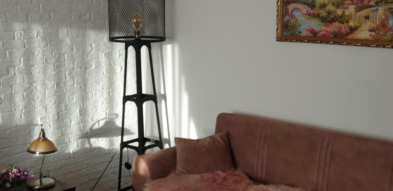Garsoniera 1 Decembrie Apartment Alba Iulia Exterior photo